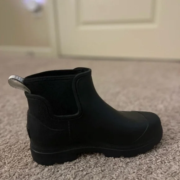 UGG Droplet Rain Boots - Picture 7 of 7